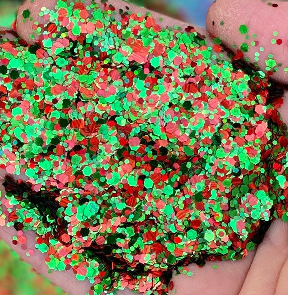 HOLIDAZE - Red and Green Glitter Mix - Polyester Glitter - Solvent Resistant - Chunky Christmas Glitter Mix